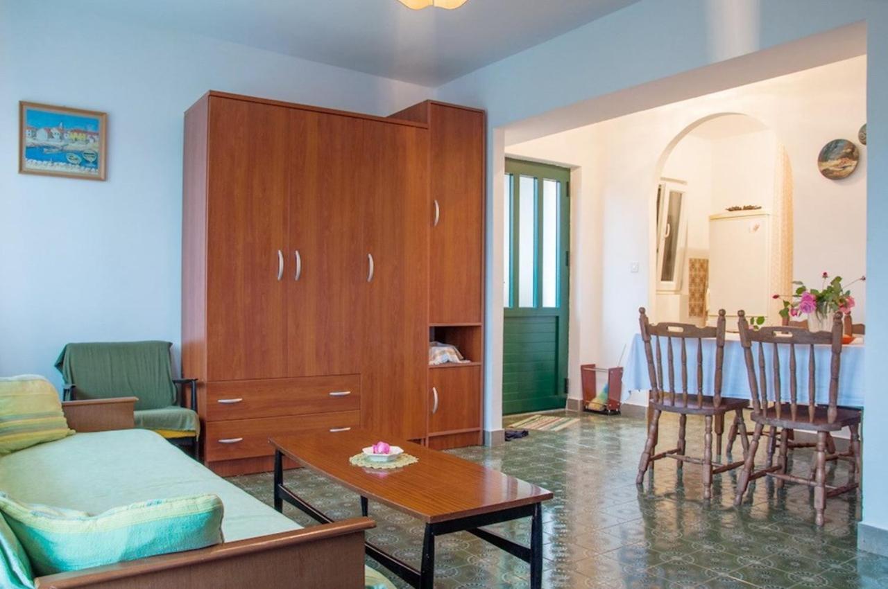Apartment In Pucisca/Insel Brac 5972 外观 照片